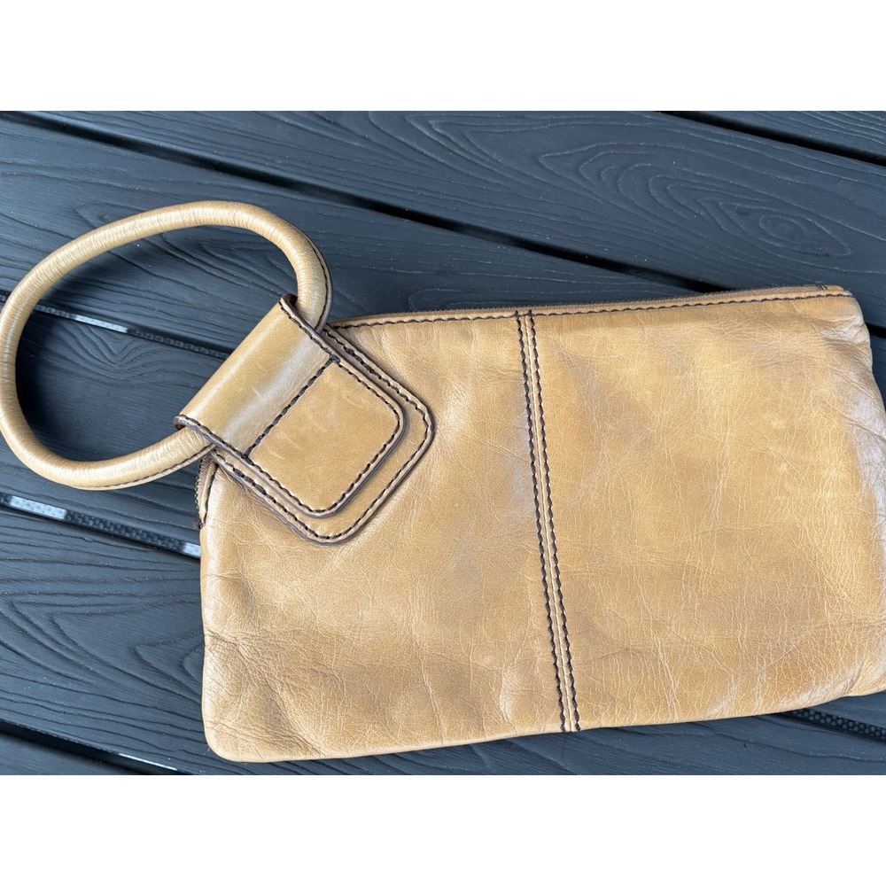 HOBO the Sable Leather Ring-Handle Wristlet